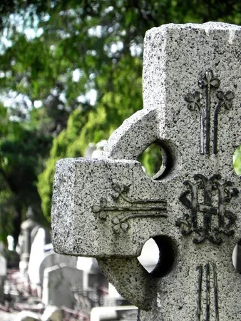 Boycott Valentin's Day! Starting the Day on the Cemetry Melbourne X)