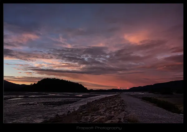 Beautiful Sunset in Franz Josef - photo 2