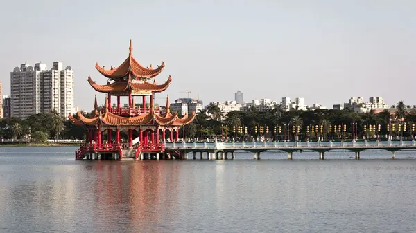 Evening in Taiwan Kaohsiung - photo 2