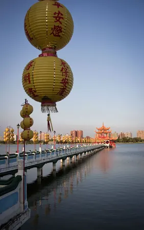 Evening in Taiwan Kaohsiung - photo 3
